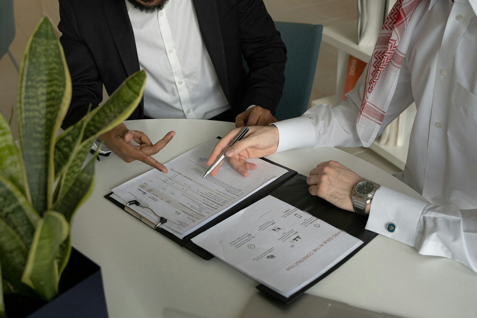 کدام شرکت برای کسب‌وکار کوچک؟ مقایسه‌ی مسئولیت محدود، سهامی و شرکت شخصی (şahıs)