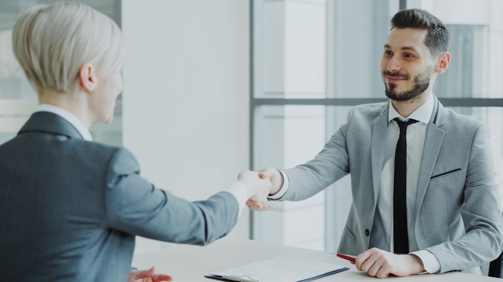 انتخاب شرکت مشاور معتبر شهروندی و سرمایه‌گذاری در ترکیه؛ نشانه‌های اعتماد و بندهای خطرناک قرارداد