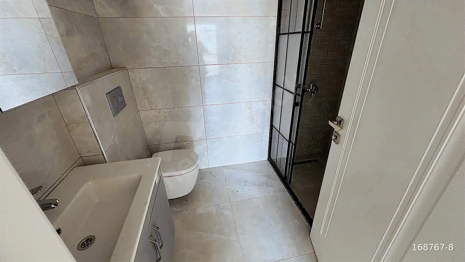 اجاره آپارتمان ۳ خوابه ۱۶۰ متری در کارتال استانبول بدون وسایل